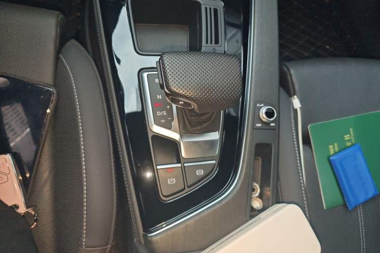 Used Audi A4L 2024 40 TFSI Luxury Dynamic Edition Gear Lever