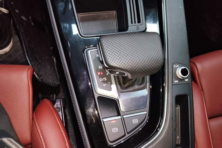 Used Audi A4L 2024 40 TFSI Luxury Dynamic Edition Gear Lever