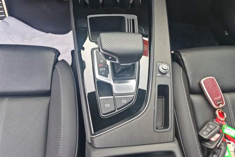 Used Audi A4L 2024 40 TFSI Luxury Dynamic Edition Gear Lever