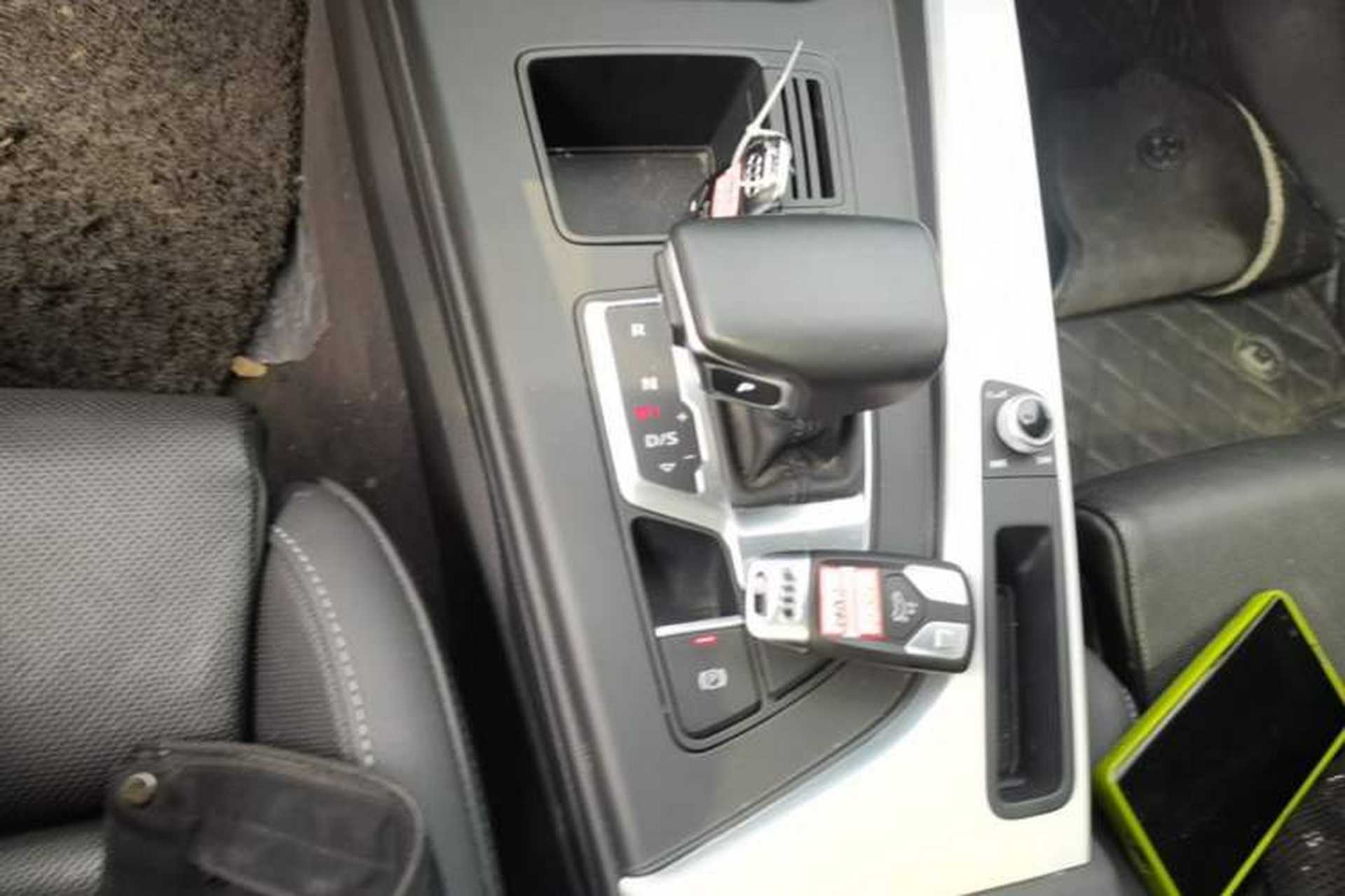 Used Audi A4L 2024 40 TFSI Fashion Dynamic Model Gear Lever