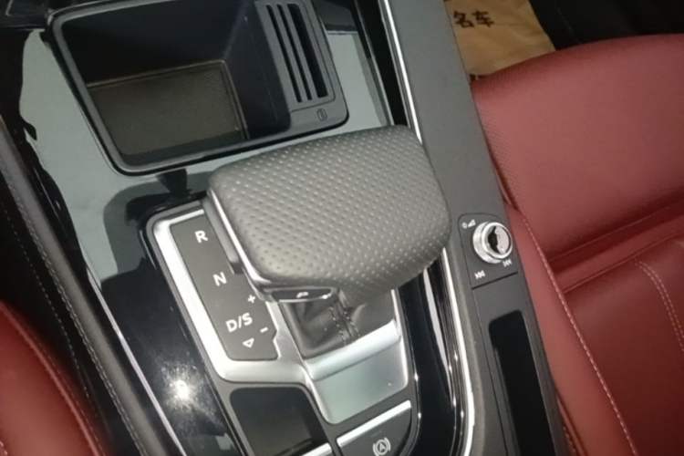Used Audi A4L 2024 40 TFSI Luxury Dynamic Edition Gear Lever