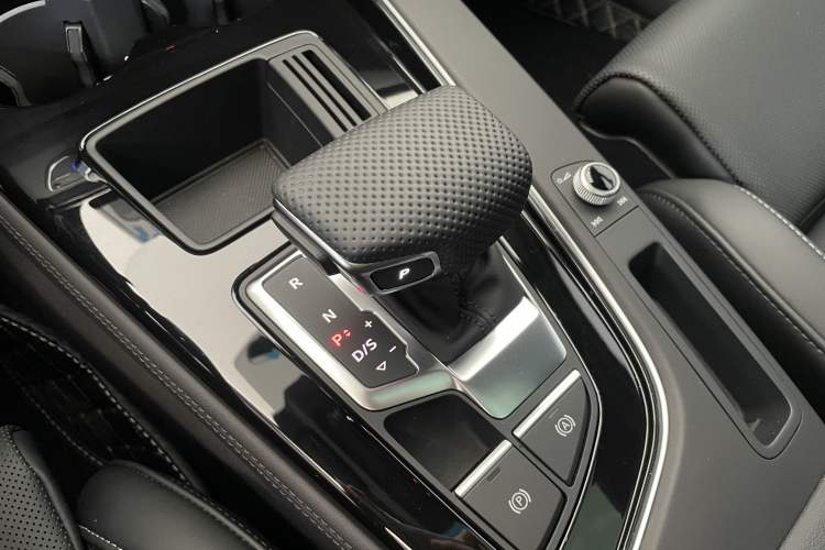 Used Audi A4L 2024 40 TFSI Luxury Dynamic Edition Gear Lever