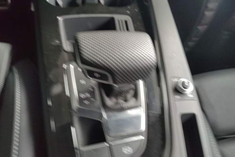 Used Audi A4L 2024 40 TFSI Luxury Dynamic Edition Gear Lever