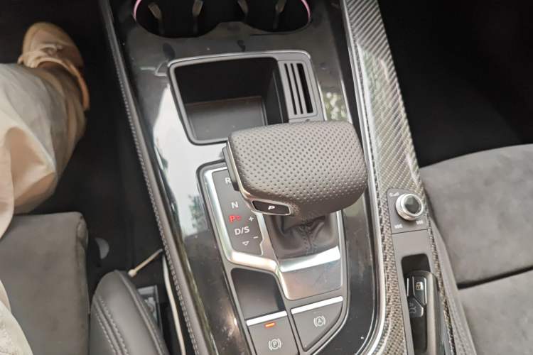 Used Audi A4L 2024 45 TFSI quattro Prestige Dynamic Edition Gear Lever