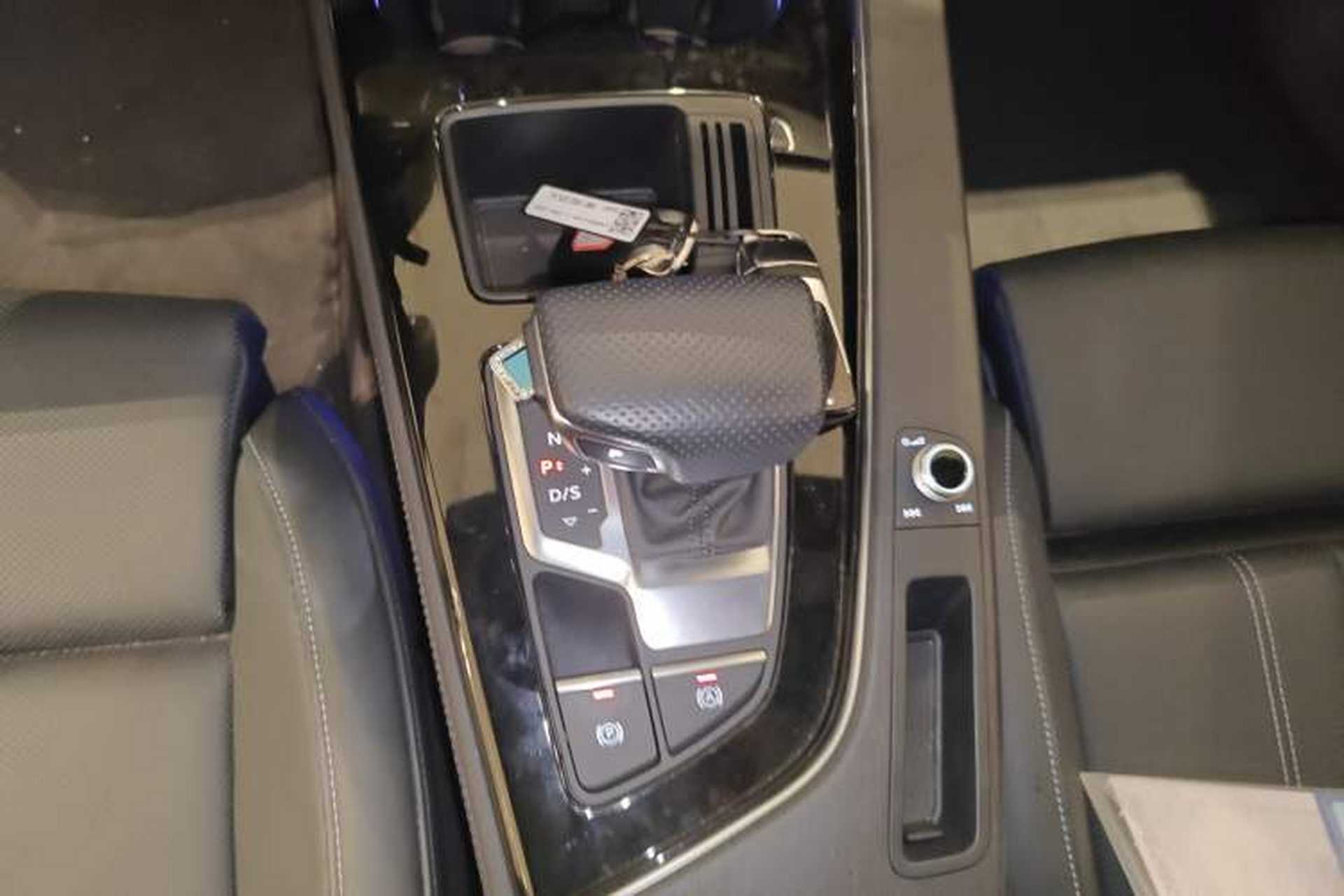 Used Audi A4L 2024 40 TFSI Luxury Dynamic Edition Gear Lever