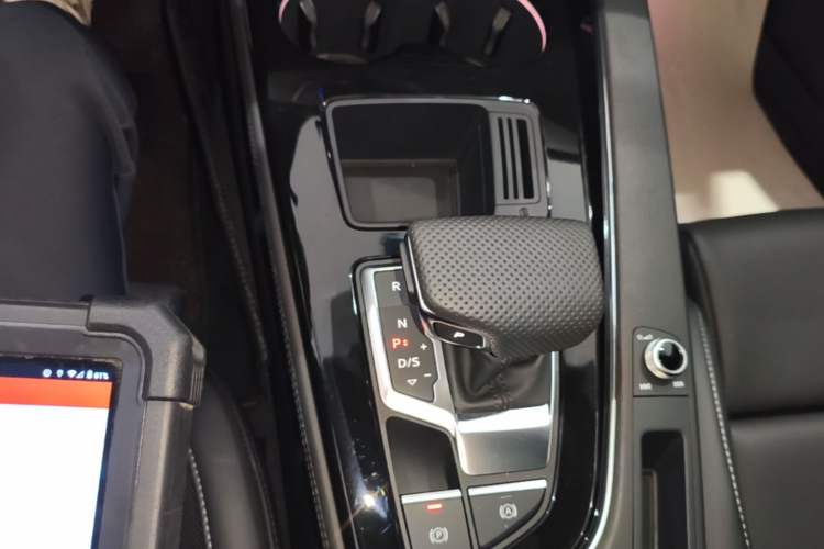 Used Audi A4L 2024 40 TFSI Luxury Dynamic Edition Gear Lever
