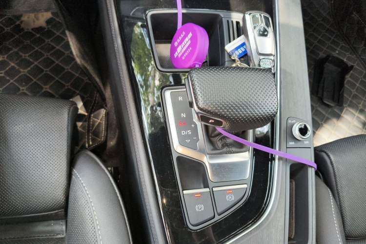 Used Audi A4L 2024 40 TFSI Luxury Dynamic Edition Gear Lever