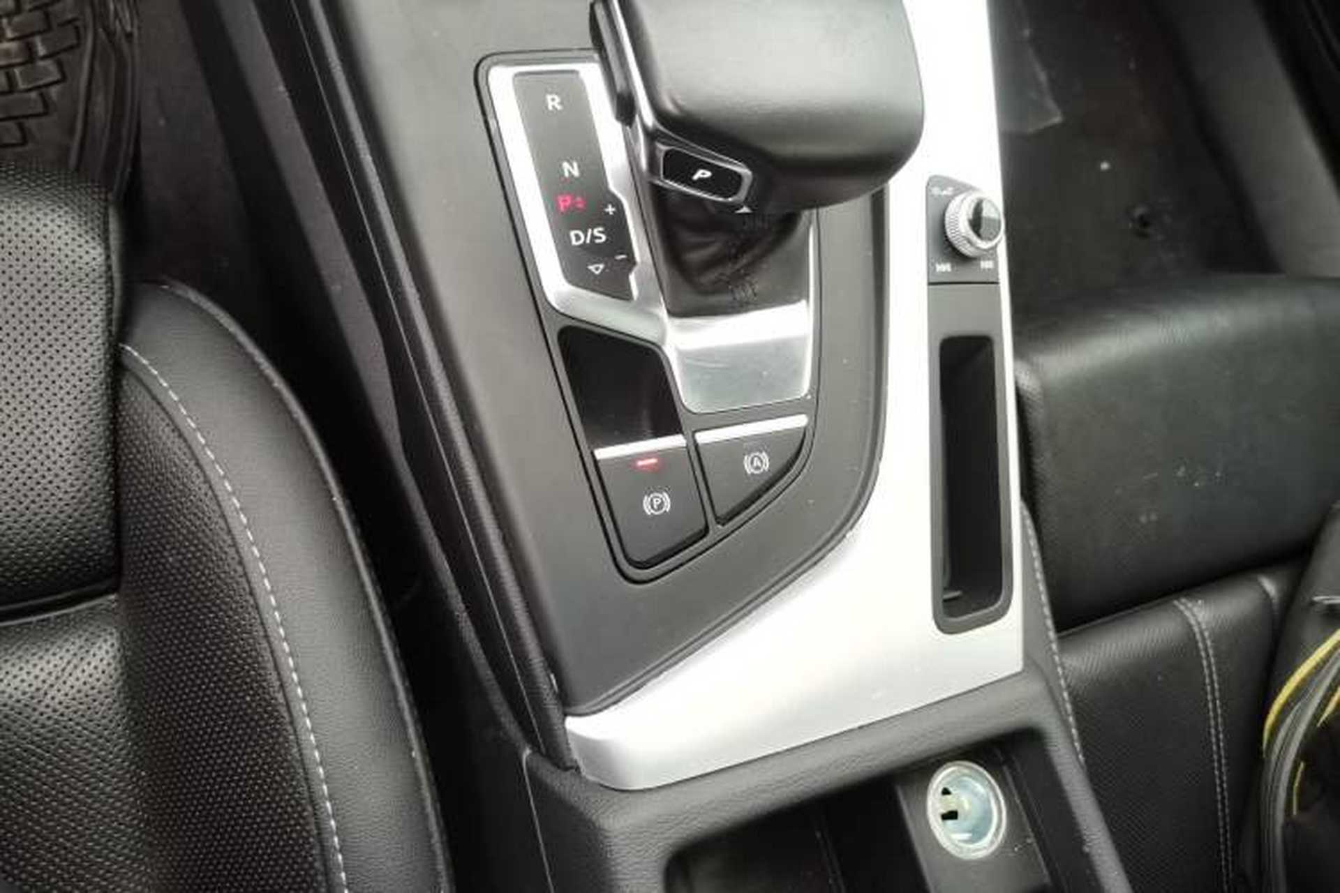 Used Audi A4L 2024 40 TFSI Fashion Dynamic Model Gear Lever