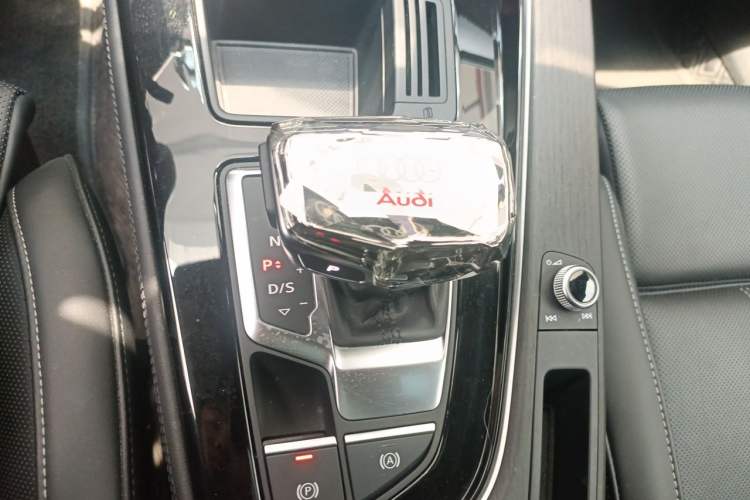 Used Audi A4L 2024 40 TFSI Luxury Dynamic Edition Gear Lever