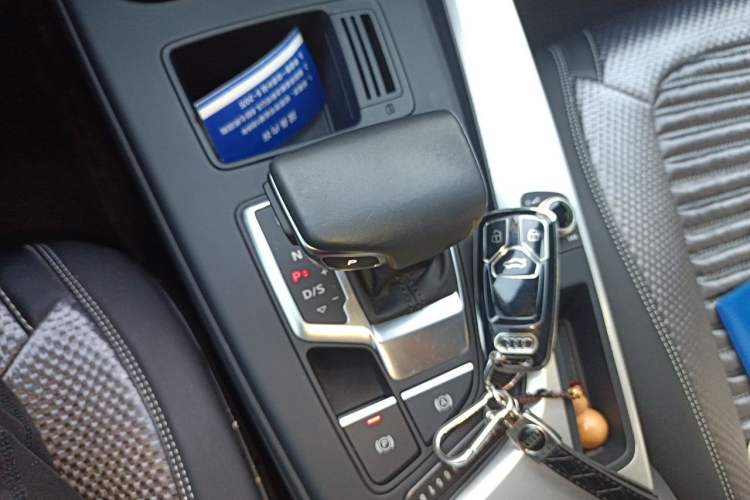 Used Audi A4L 2024 40 TFSI Fashion Dynamic Model Gear Lever