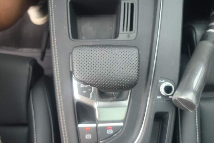 Used Audi A4L 2024 40 TFSI Luxury Dynamic Edition Gear Lever
