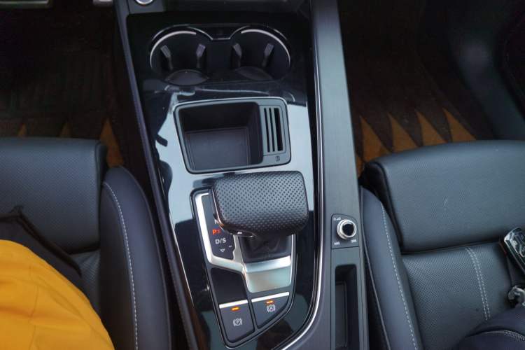 Used Audi A4L 2024 40 TFSI Luxury Dynamic Edition Gear Lever