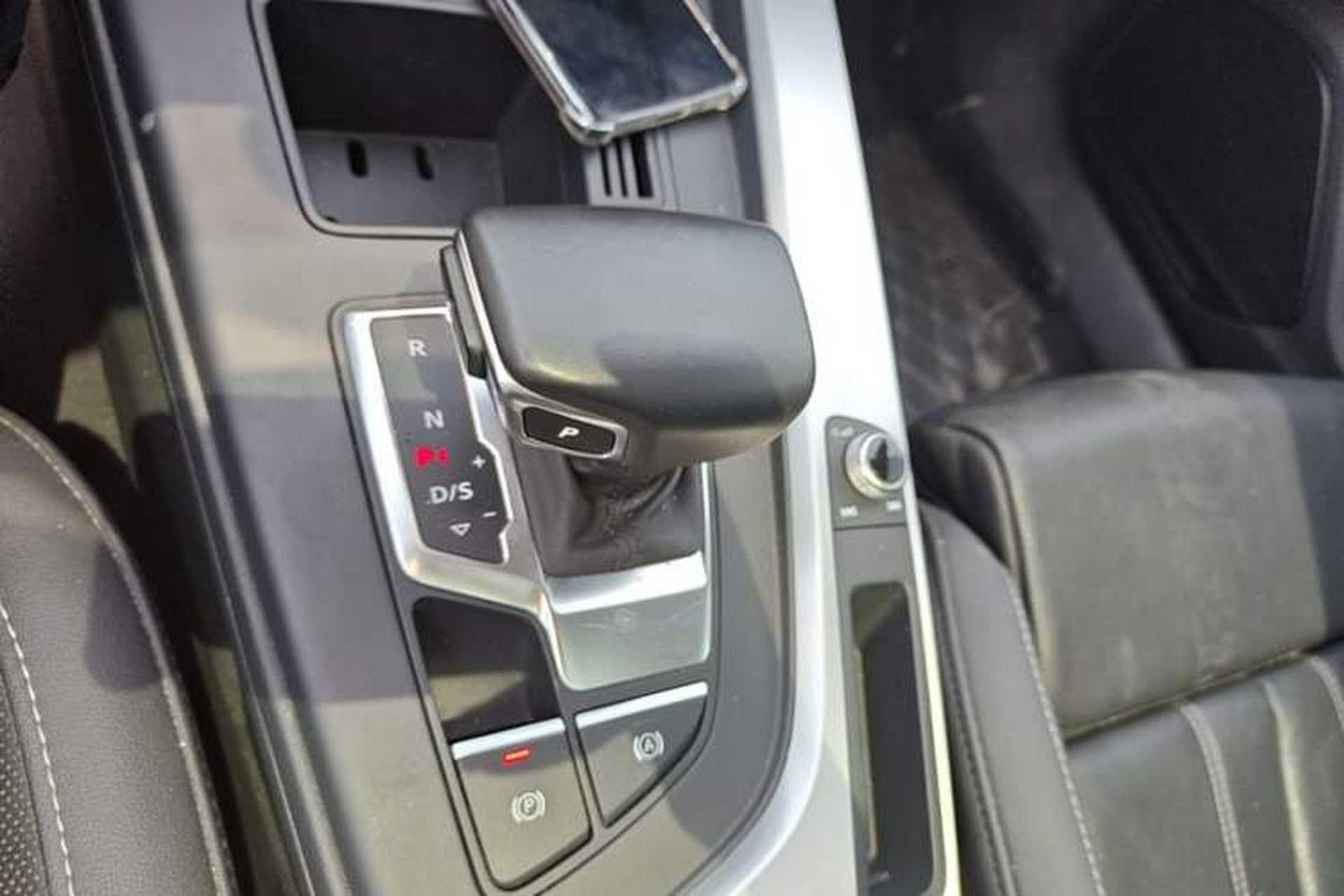 Used Audi A4L 2024 40 TFSI Fashion Dynamic Model Gear Lever