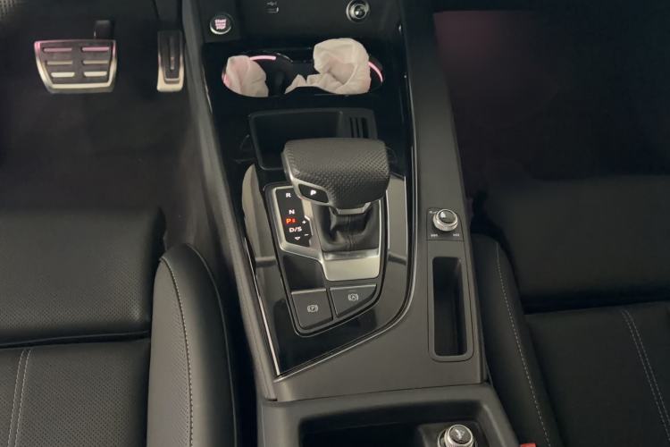 Used Audi A4L 2024 40 TFSI Luxury Dynamic Edition Gear Lever