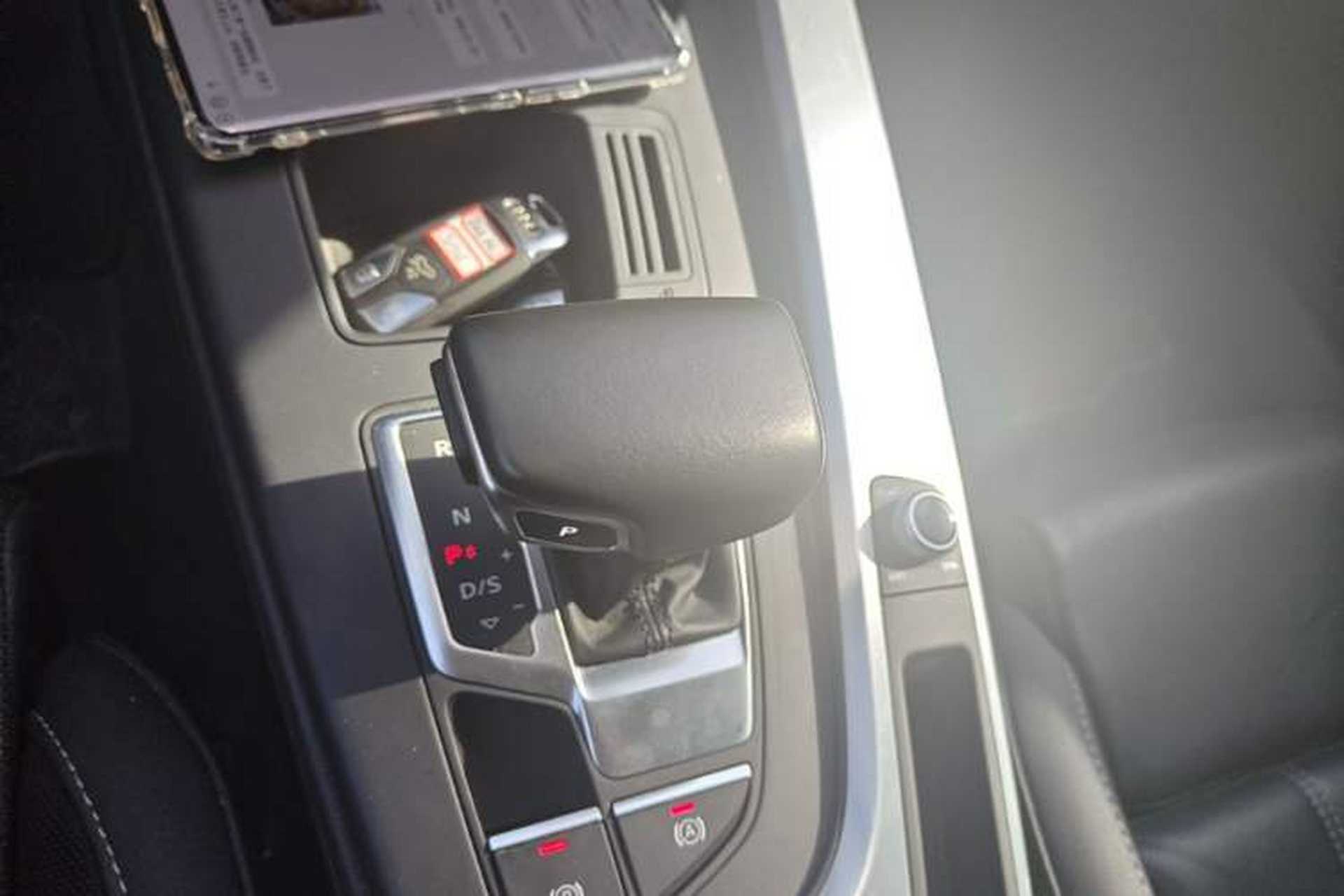 Used Audi A4L 2024 40 TFSI Fashion Dynamic Model Gear Lever