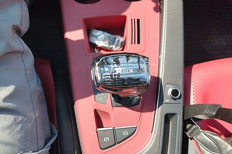 Used Audi A4L 2024 40 TFSI Luxury Dynamic Edition Gear Lever