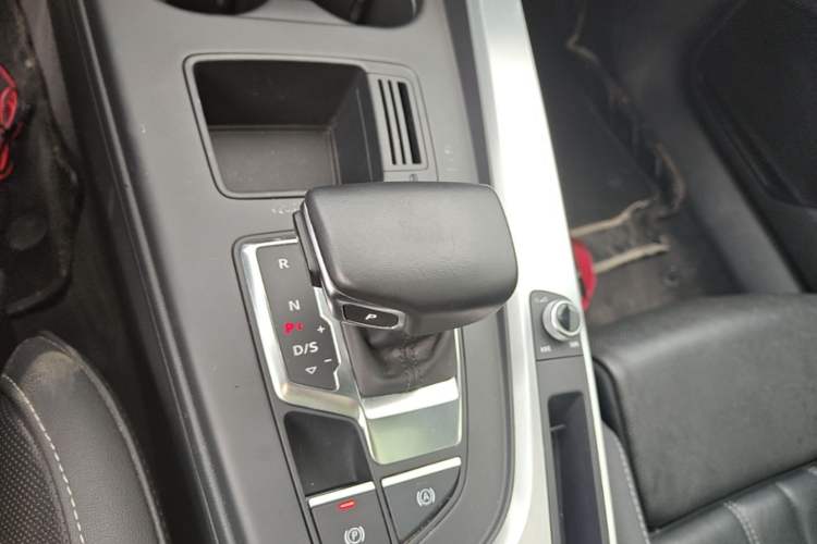 Used Audi A4L 2024 40 TFSI Fashion Dynamic Model Gear Lever