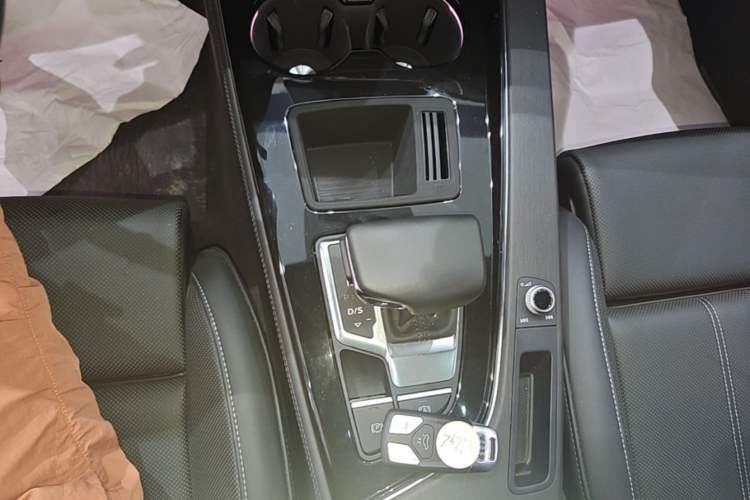 Used Audi A4L 2024 40 TFSI Luxury Dynamic Edition Gear Lever