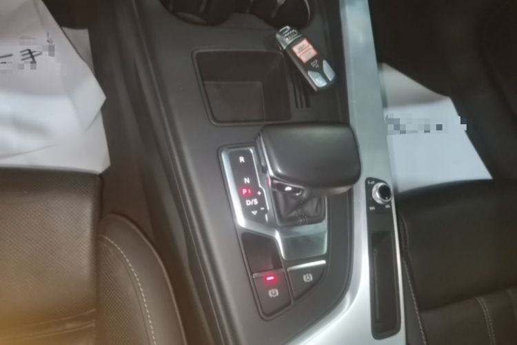 Used Audi A4L 2024 40 TFSI Fashion Dynamic Model Gear Lever