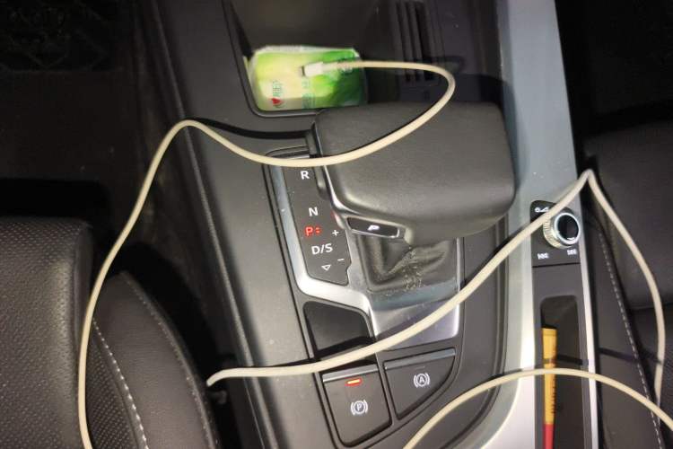 Used Audi A4L 2024 40 TFSI Fashion Dynamic Model Gear Lever