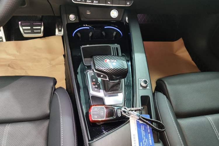 Used Audi A4L 2024 40 TFSI Luxury Dynamic Edition Gear Lever