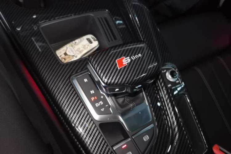 Used Audi A4L 2024 40 TFSI Fashion Dynamic Model Gear Lever