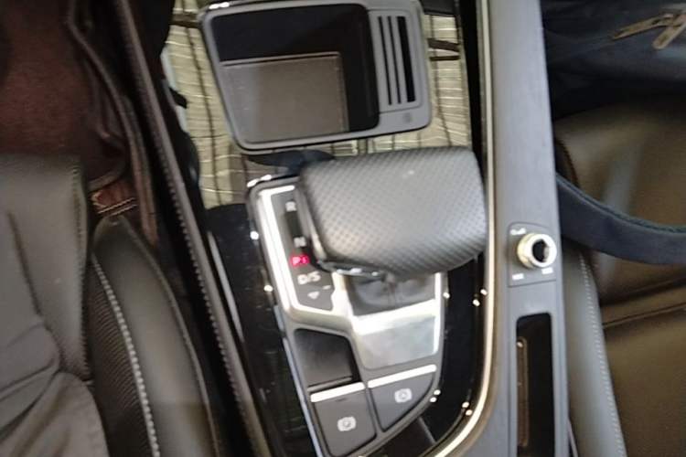 Used Audi A4L 2024 40 TFSI Luxury Dynamic Edition Gear Lever
