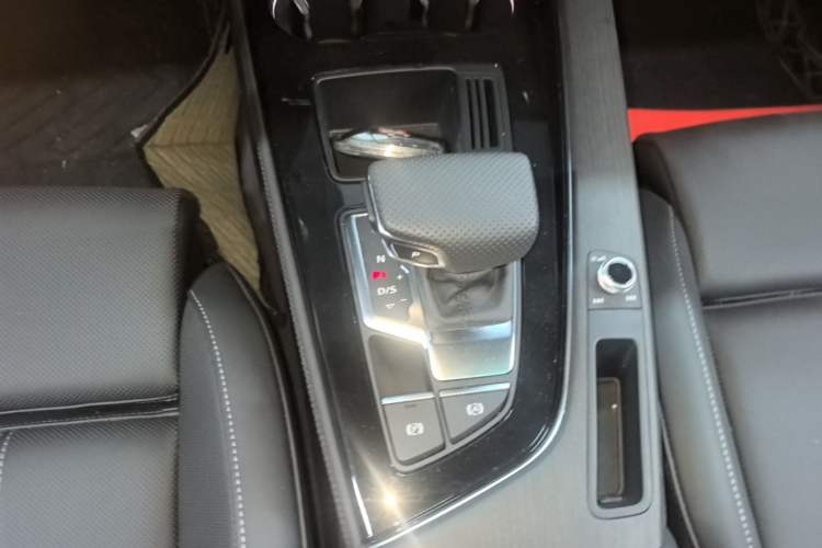 Used Audi A4L 2024 40 TFSI Luxury Dynamic Edition Gear Lever