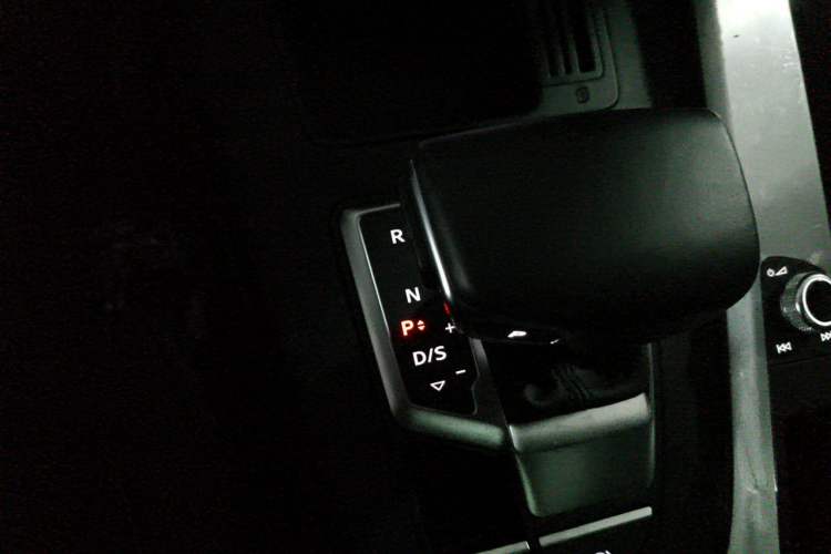 Used Audi A4L 2024 40 TFSI Fashion Dynamic Model Gear Lever
