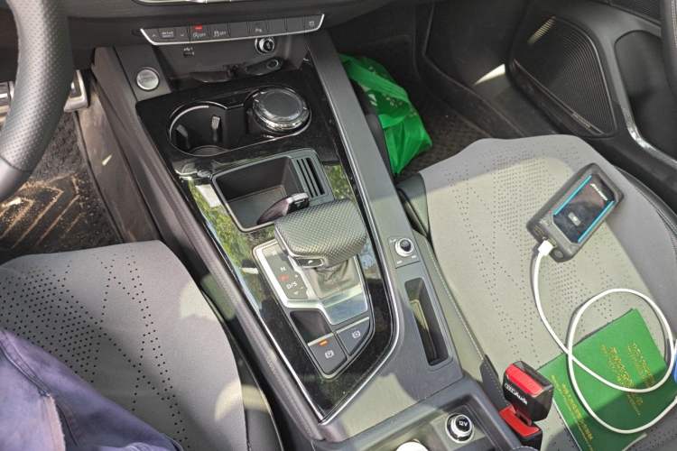 Used Audi A4L 2024 40 TFSI Luxury Dynamic Edition Gear Lever