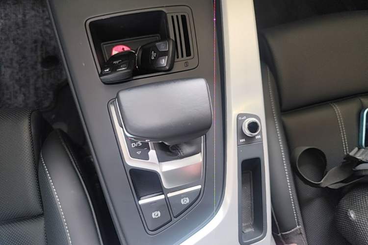 Used Audi A4L 2024 40 TFSI Fashion Dynamic Model Gear Lever