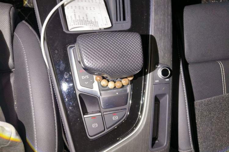 Used Audi A4L 2024 40 TFSI Luxury Dynamic Edition Gear Lever
