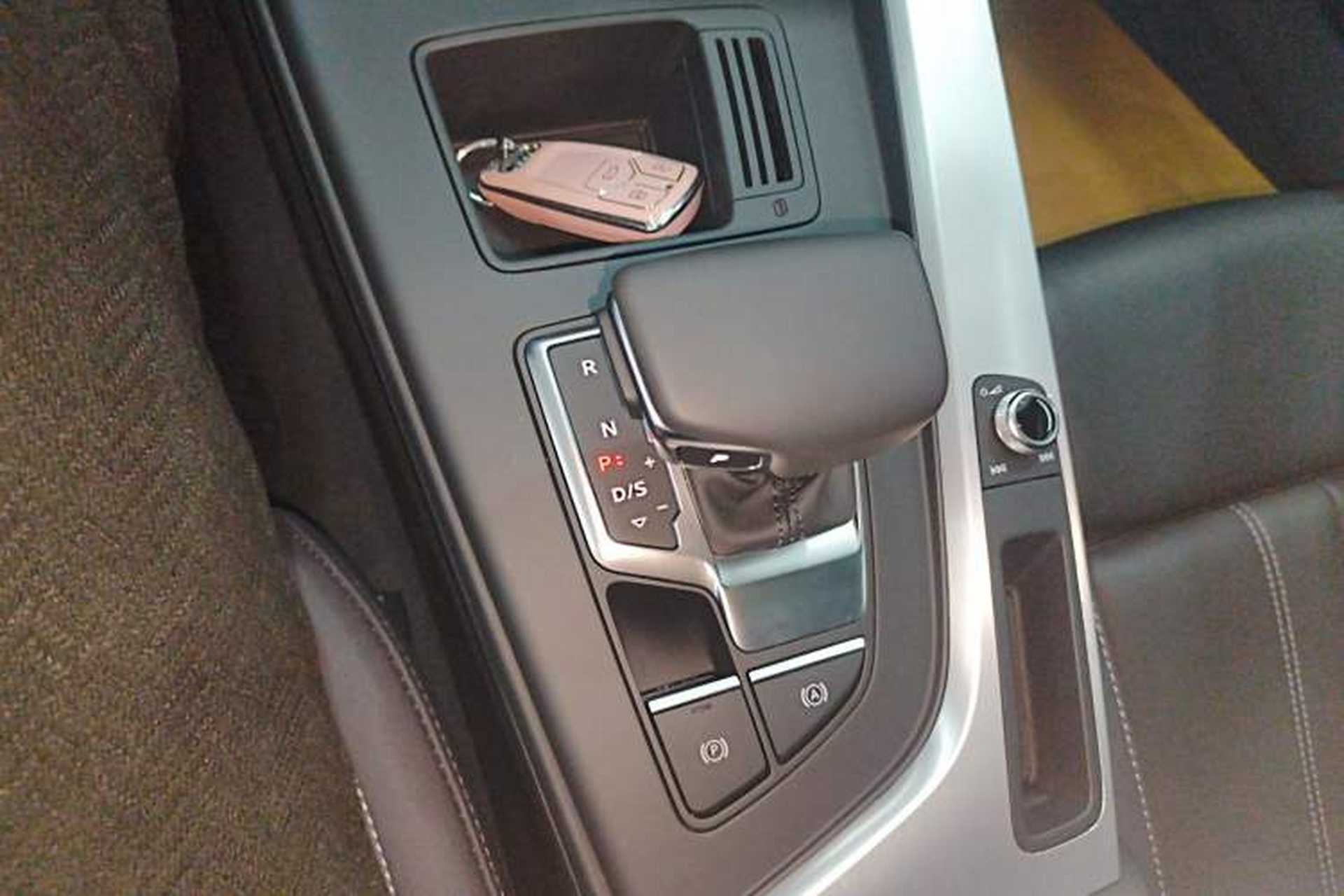 Used Audi A4L 2024 40 TFSI Fashion Dynamic Model Gear Lever