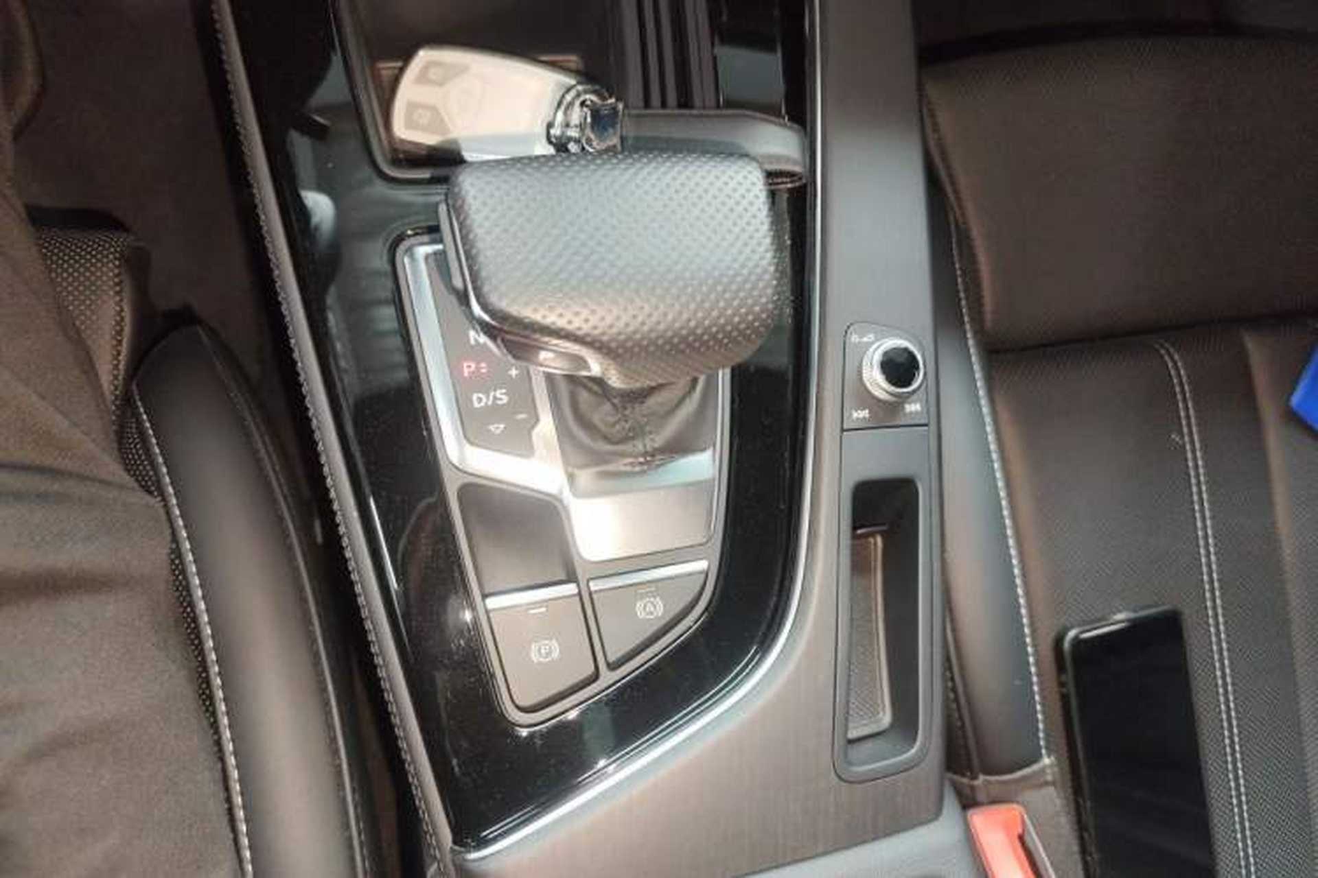 Used Audi A4L 2024 40 TFSI Luxury Dynamic Edition Gear Lever