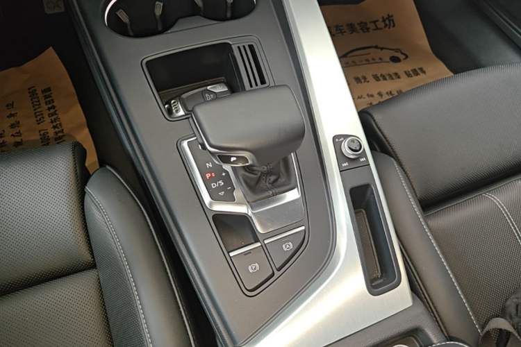 Used Audi A4L 2024 40 TFSI Fashion Dynamic Model Gear Lever