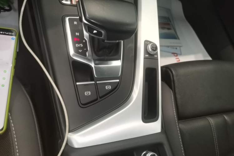 Used Audi A4L 2024 40 TFSI Fashion Dynamic Model Gear Lever