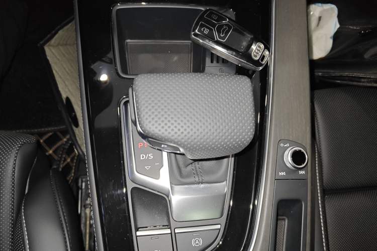 Used Audi A4L 2024 40 TFSI Luxury Dynamic Edition Gear Lever