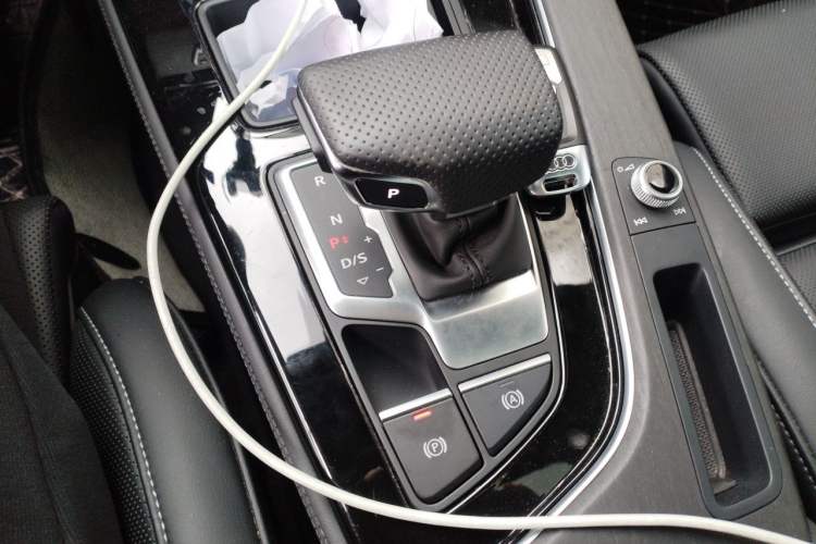 Used Audi A4L 2024 40 TFSI Luxury Dynamic Edition Gear Lever