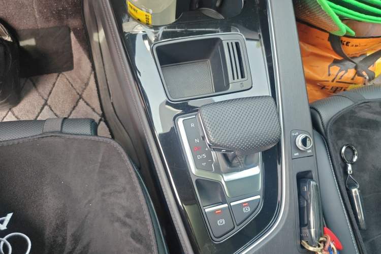 Used Audi A4L 2024 40 TFSI Luxury Dynamic Edition Gear Lever