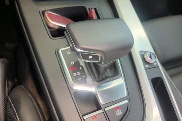 Used Audi A4L 2024 40 TFSI Fashion Dynamic Model Gear Lever