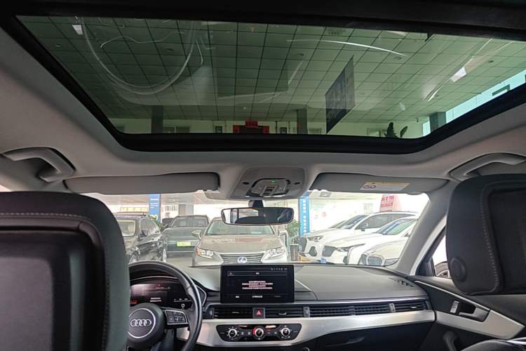 Used Audi A4L 2024 40 TFSI Fashion Dynamic Model Headliner