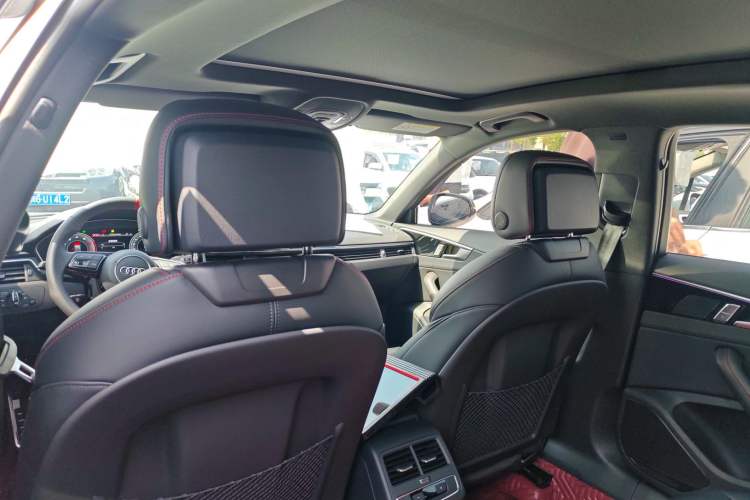Used Audi A4L 2024 40 TFSI Luxury Dynamic Edition Headliner