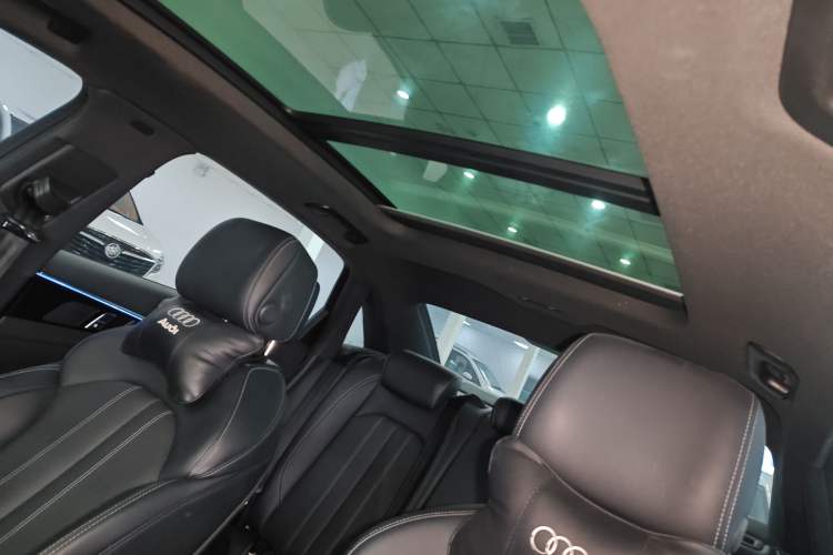 Used Audi A4L 2024 40 TFSI Luxury Dynamic Edition Headliner