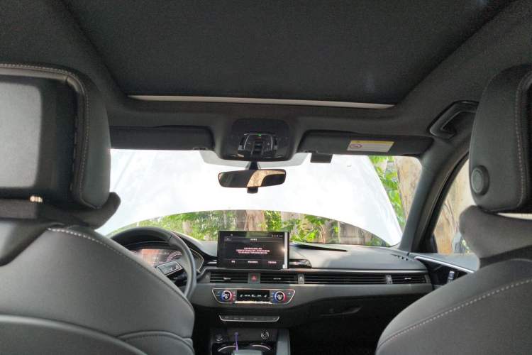 Used Audi A4L 2024 40 TFSI Luxury Dynamic Edition Headliner