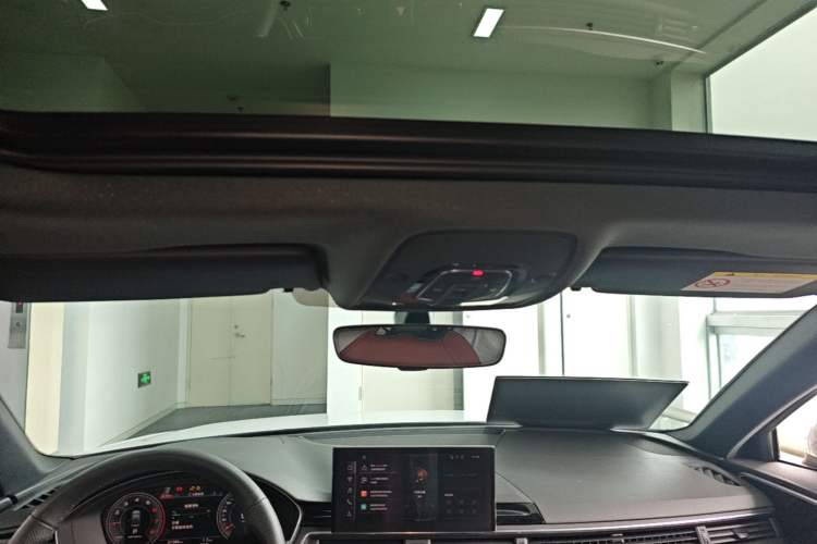 Used Audi A4L 2024 40 TFSI Luxury Dynamic Edition Headliner