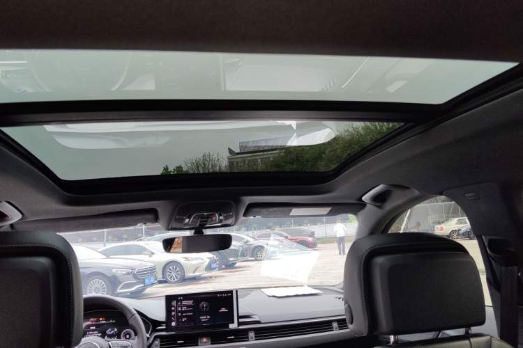 Used Audi A4L 2024 40 TFSI Luxury Dynamic Edition Headliner