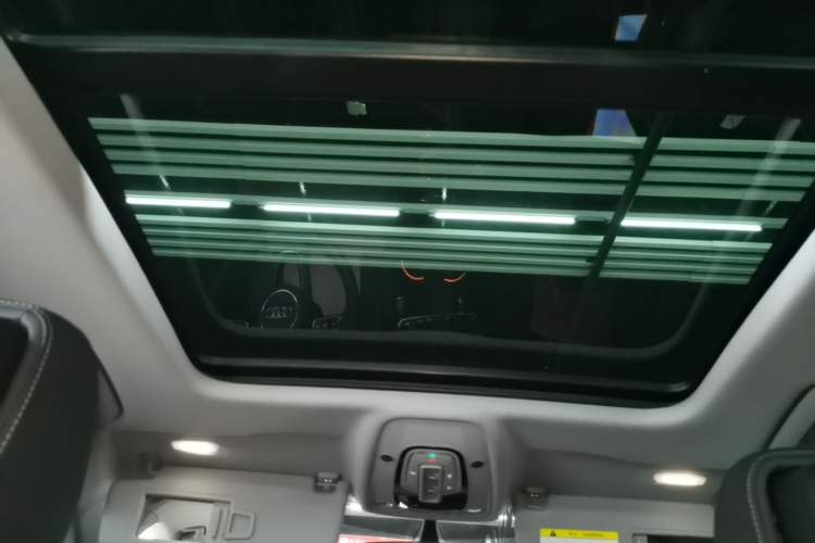 Used Audi A4L 2024 40 TFSI Fashion Dynamic Model Headliner