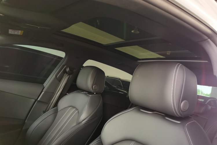 Used Audi A4L 2024 40 TFSI Luxury Dynamic Edition Headliner