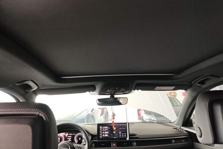 Used Audi A4L 2024 40 TFSI Luxury Dynamic Edition Headliner