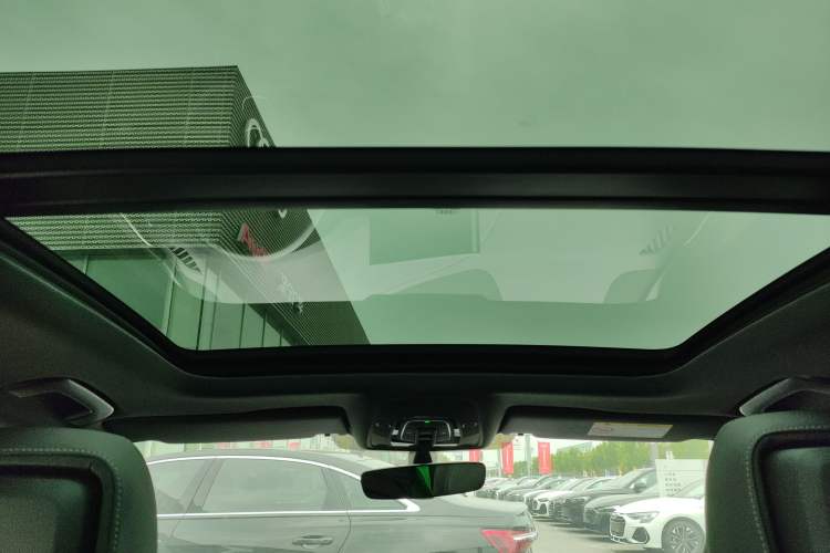 Used Audi A4L 2024 40 TFSI Luxury Dynamic Edition Headliner